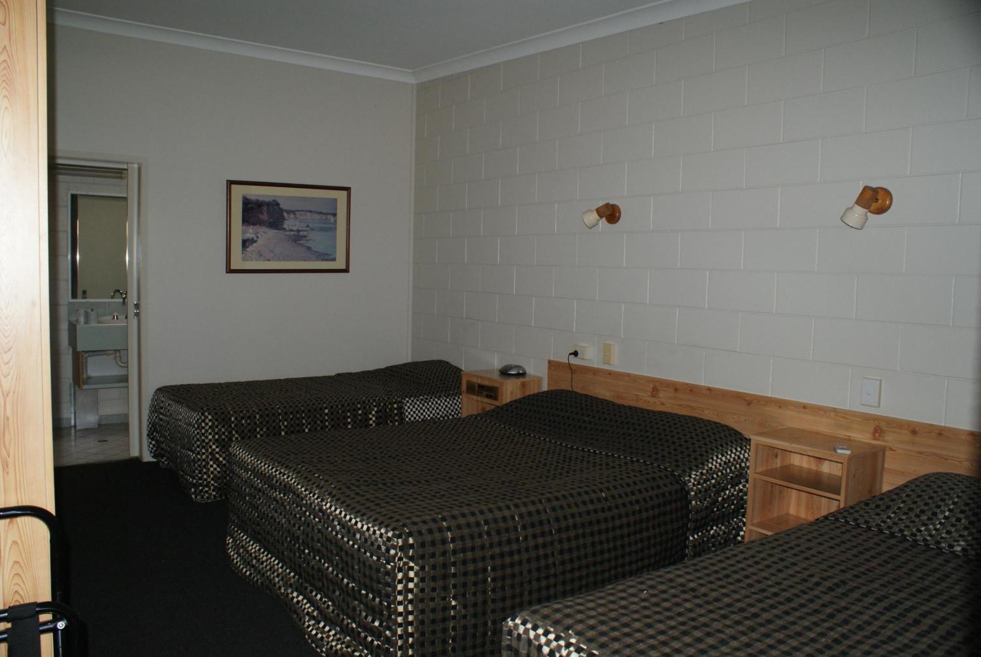 Black Diamond Motel Blackwater Extérieur photo